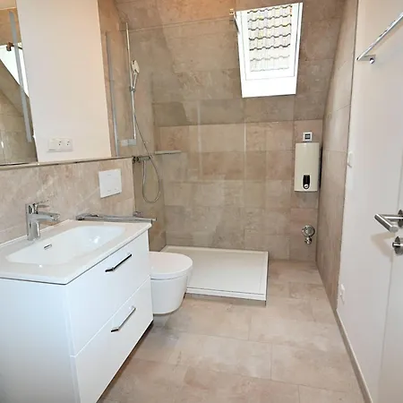 Und Apartment *